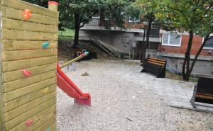  / Obnovljeno dječije igralište u Ulici Antuna Hangija, FOTO: Centar.ba